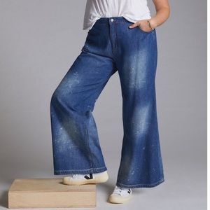 Anthro Annie high rise wide leg jeans with paint splatter, 20W, NWT